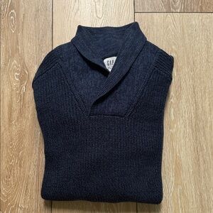 GAP Men's Deep Blue V-Neck Sweater